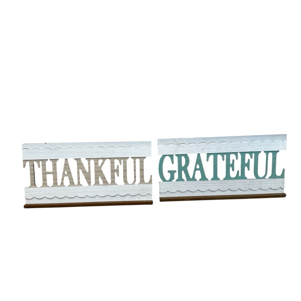 Thankful and Grateful Wooden Signs Plaques White and Teal Wooden Rustic NWOT
